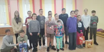 ДОБРЫМ СЛОВАМ, УСМЕШКАЙ АДЗІН АДНАГО САГРЭЕМ